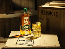 THE BUSKER BLEND WHISKEY 